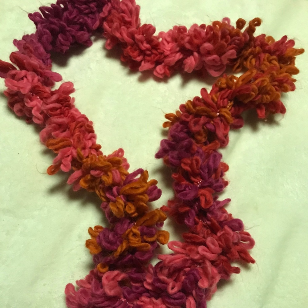 Variegated Pink and OrangHandmade Loopy Scarf NWOT